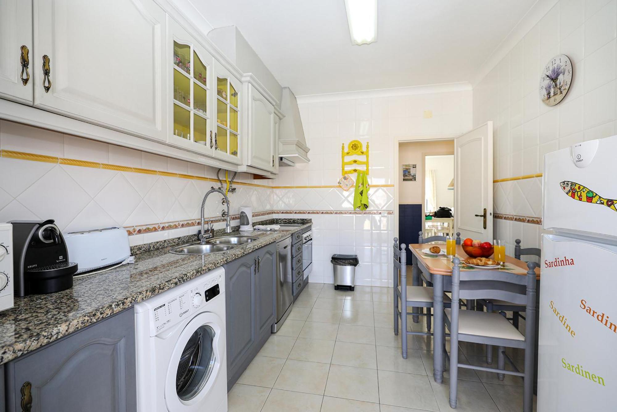 C13 - Ameijeira Apartment Lagos